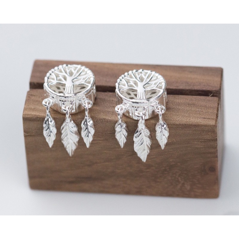 charm bạc xỏ ngang tua rua hình lá