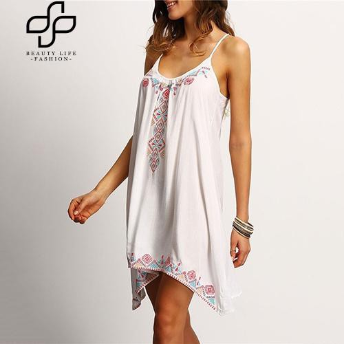 Đầm hai dây vạt chéo họa tiết Boho