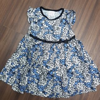 Pas váy xuất dư