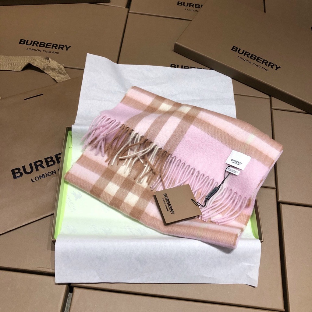 Khăn choàng Burberry