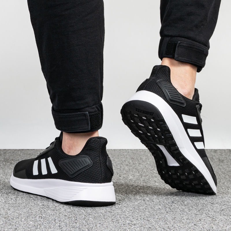 Giày adidas chính hãng