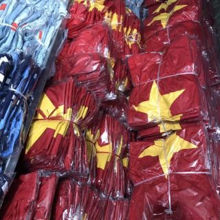 Áo cờ đỏ sao vàng