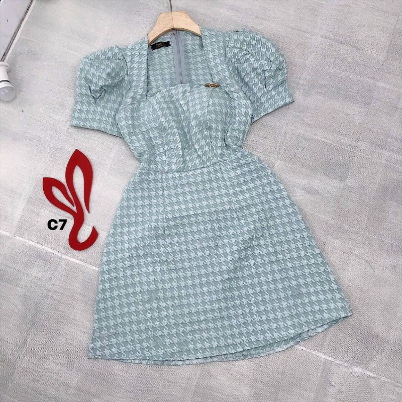 Đầm cổ vuông tay phồng