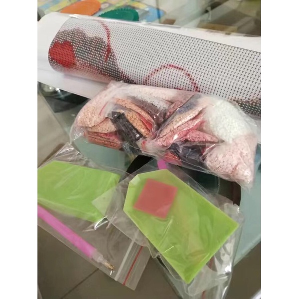 Tranh đính đá đặt làm theo ảnh theo yêu cầu kích thước 40x50