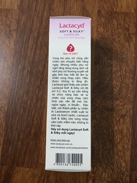 Dung Dịch Vệ Sinh Phụ Nữ Lactacyd Soft &amp; Silky