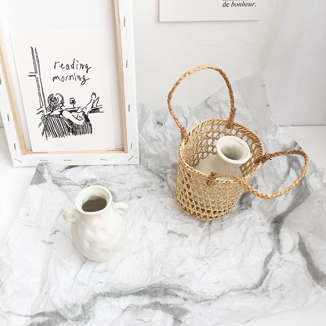 Bình trìu tượng