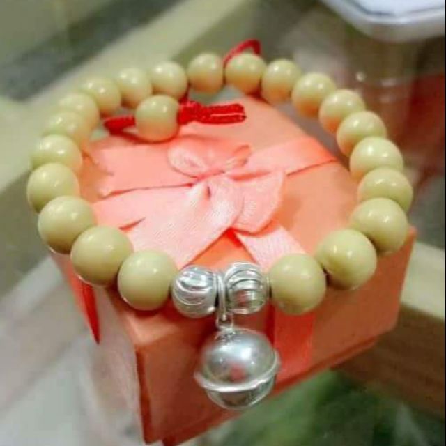 Vòng dâu tằm cho bé yêu