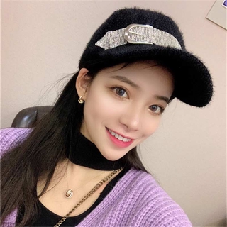 Young Fashion Caps