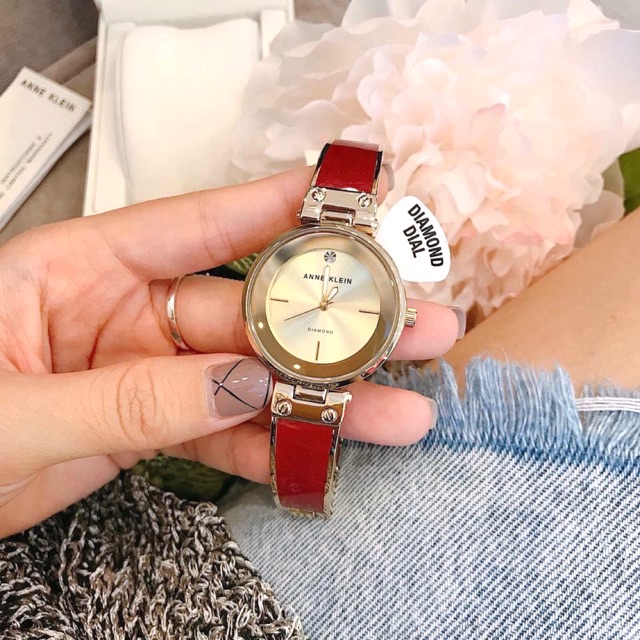 Đồng hồ nữ ANNE KLEIN model AK/2512BYGB dáng kiềng ôm tay sang trọng