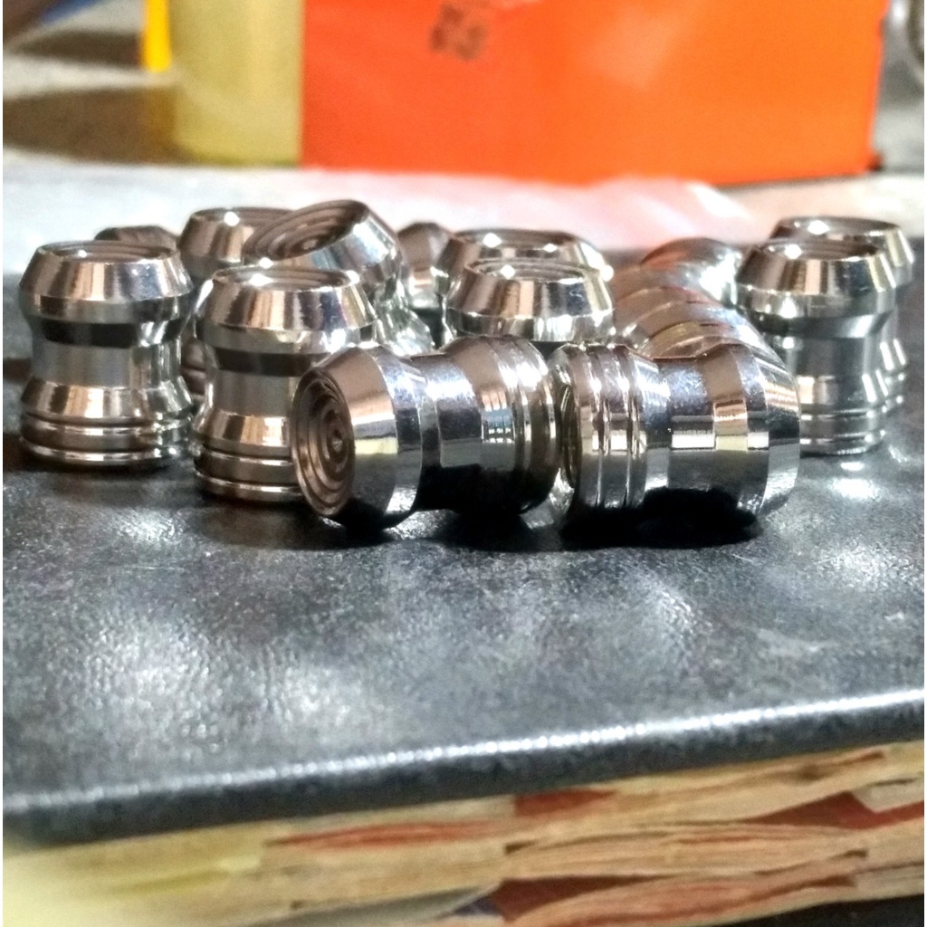 (Giá 1 cặp) Ốc chụp van vòi - inox 304 sáng bóng, gắn các loại xe máy