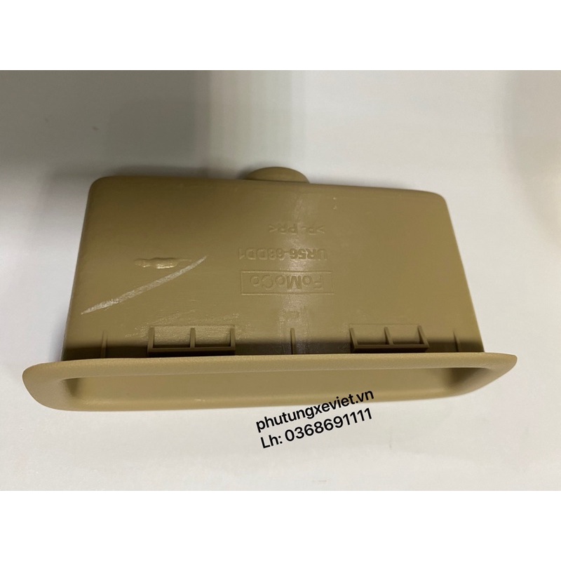 Khay chứa đồ trên tappy cửa Ford Everest