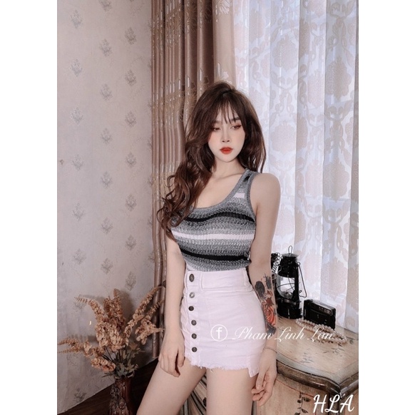 Áo len ba lỗ kẻ xám