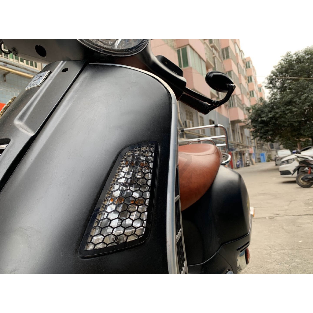 Khung Lưới Đèn Pha Cho Xe Vespa Gts 125 250 300 đời 2017 2018 2019