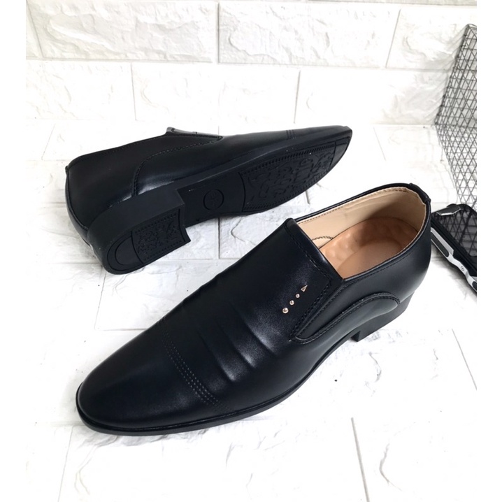 Giày công sở nam tăng cao 6-7cm..da mềm..kiểu dáng đẹp..màu nâu và đen..đế khâu sẵn rất chắc chắn