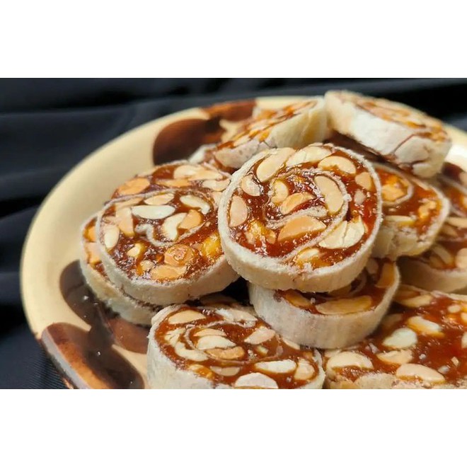 (HÀNG DATE LUÔN MỚI) Kẹo chuối Cuộn Bánh Tráng Đặc Sản Bến Tre - Hũ 500gr