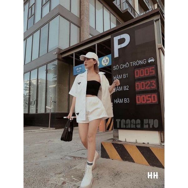 Sét bộ cổ vest thể thao cộc kèm tag