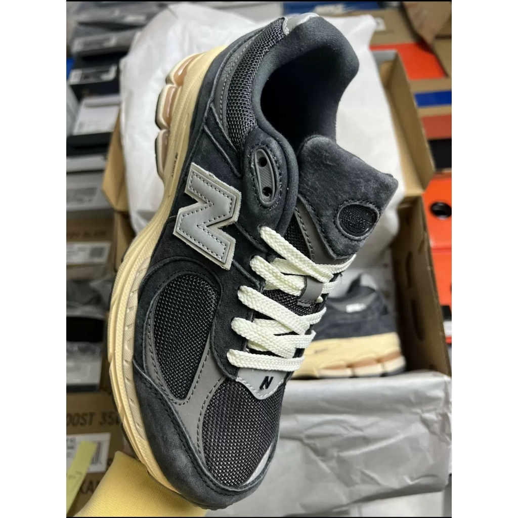 Giày New Balance NB2002R "Black Dark Grey"