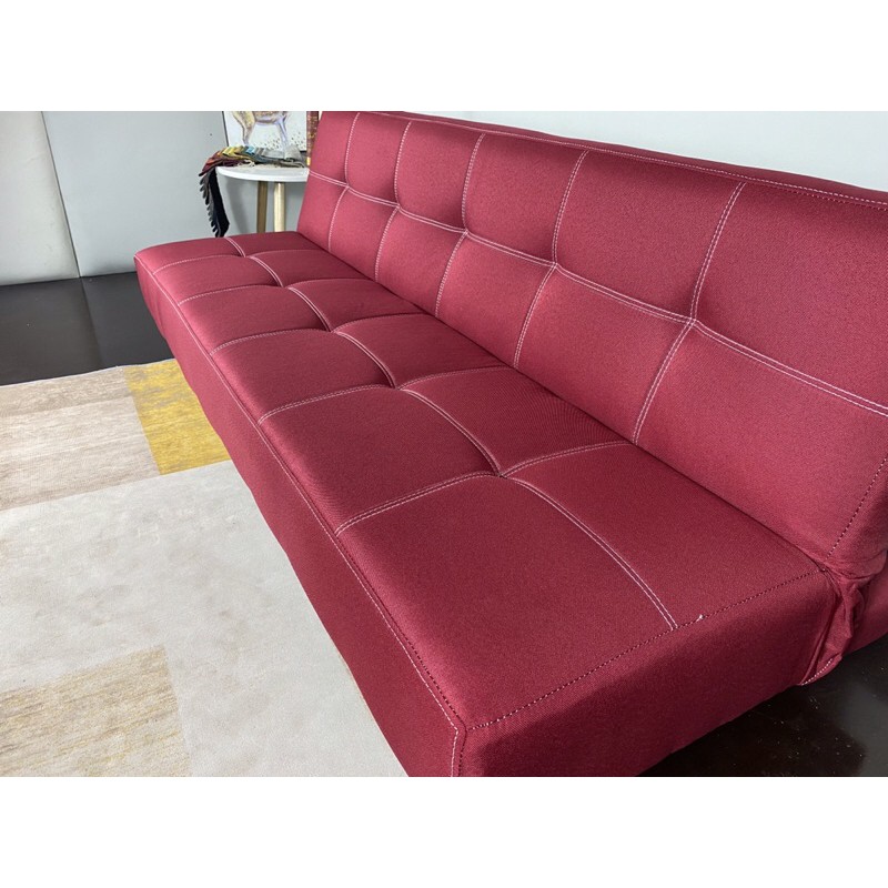 Sofa bed . Sofa giường. Màu đỏ đô . 6 chân gỗ