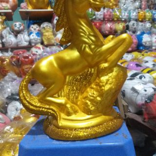 Heo đất thạch cao  ngựa vàng