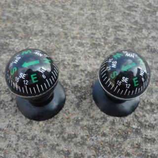 La bàn mini để trên xe MH29