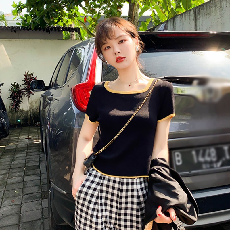 Áo croptop cổ vuông tay ngắn thiết kế đơn giản hợp thời trang | BigBuy360 - bigbuy360.vn