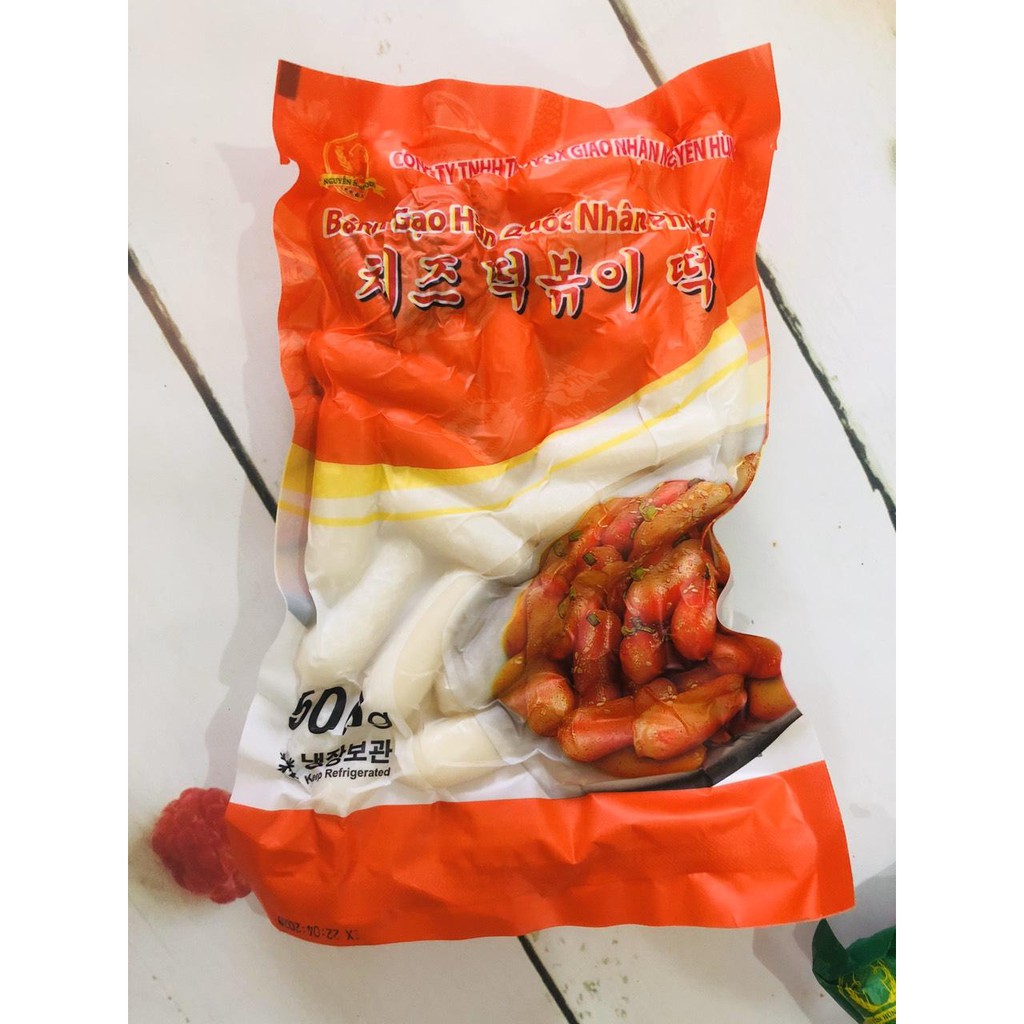 Combo bánh gạo nhân phô mai gói đỏ siêu tiện lợi (500g bánh gạo nhân phô mai đỏ, 100g sốt, 100g bột phô mai)