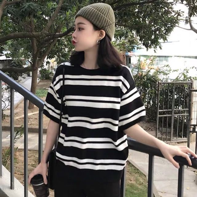 Sản phẩm gia đình làm: Áo kẻ đen trắng nữ cộc tay