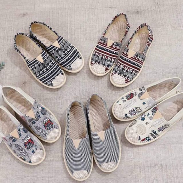 Combo giày thổ cẩm cập bến