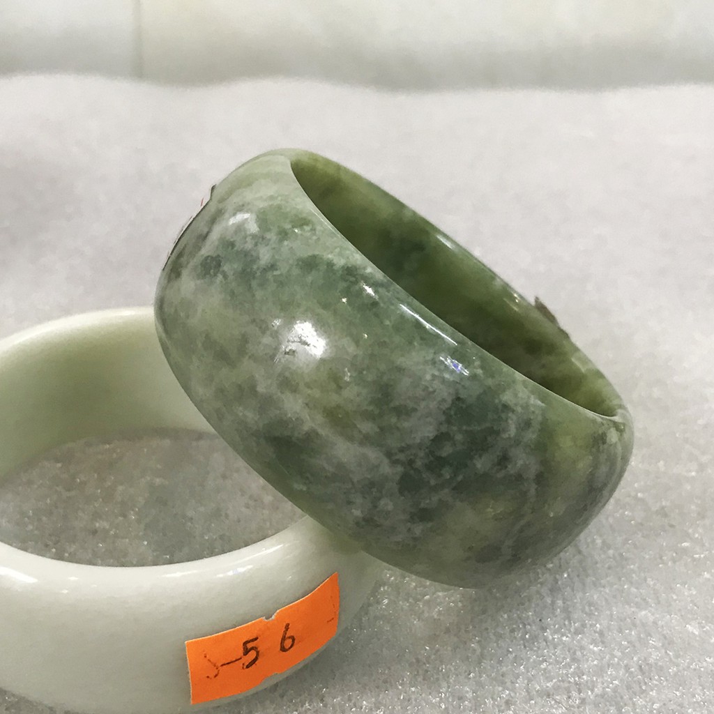 Vòng tay ngọc tự nhiên của việt nam bản cao 3cm size còn lại 5.5cm