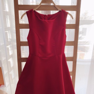 ĐẦM XÒE MIDI ĐỎ SÁT NÁCH