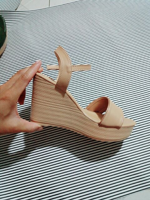 Cao gót đế xuồng