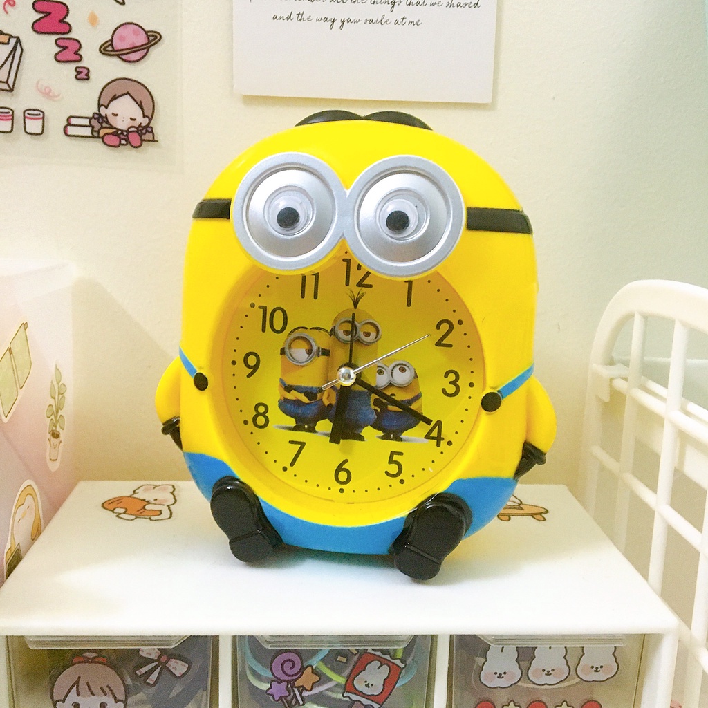 Đồng hồ báo thức Minion để bàn trang trí cute cực xinh Tezy-  8377