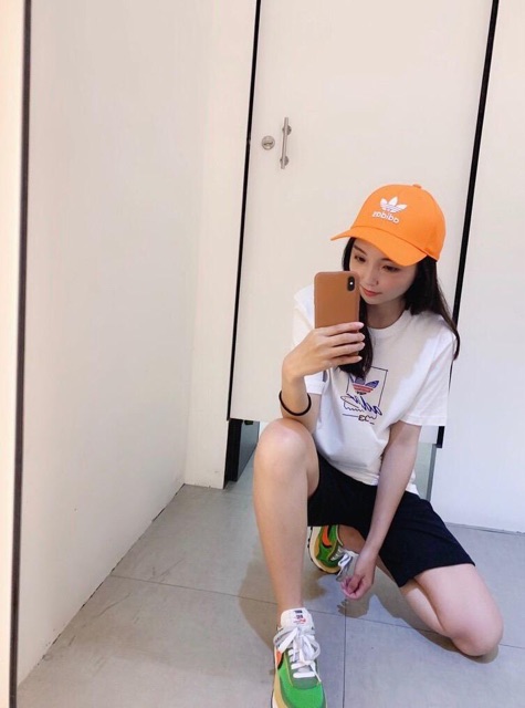 Mũ lưỡi chai cam