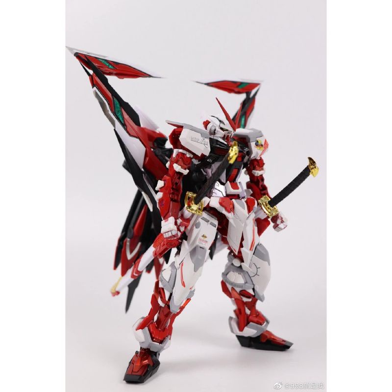 Mô hình Gundam lắp ráp Astray Red Frame Kai + Flight Unit
