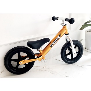 Xe thăng bằng Speedys