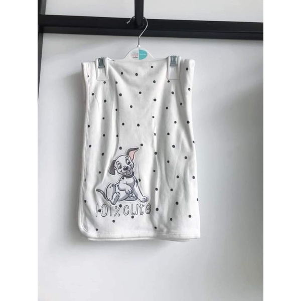 Sét 5 chi tiết gồm body dài tay, áo khoác, yếm, nón, khăn quấn bé xuất xịn