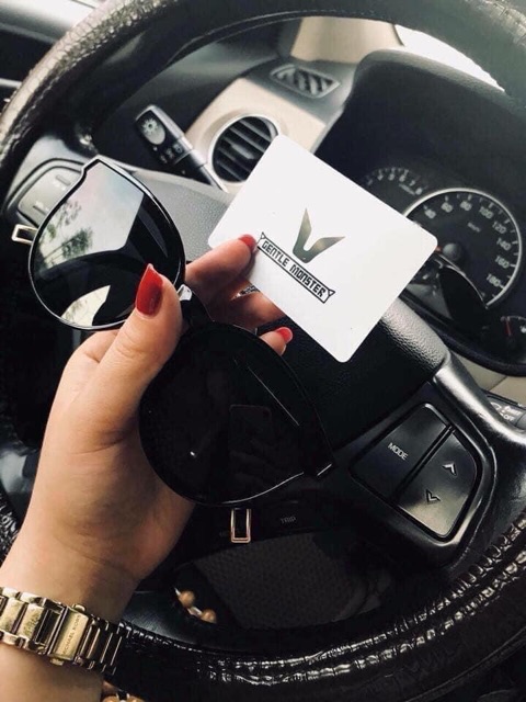 [HÀNG HOT] KÍNH CHỮ V SANG CHẢNH, XỊN ĐÉT HH007 | BigBuy360 - bigbuy360.vn