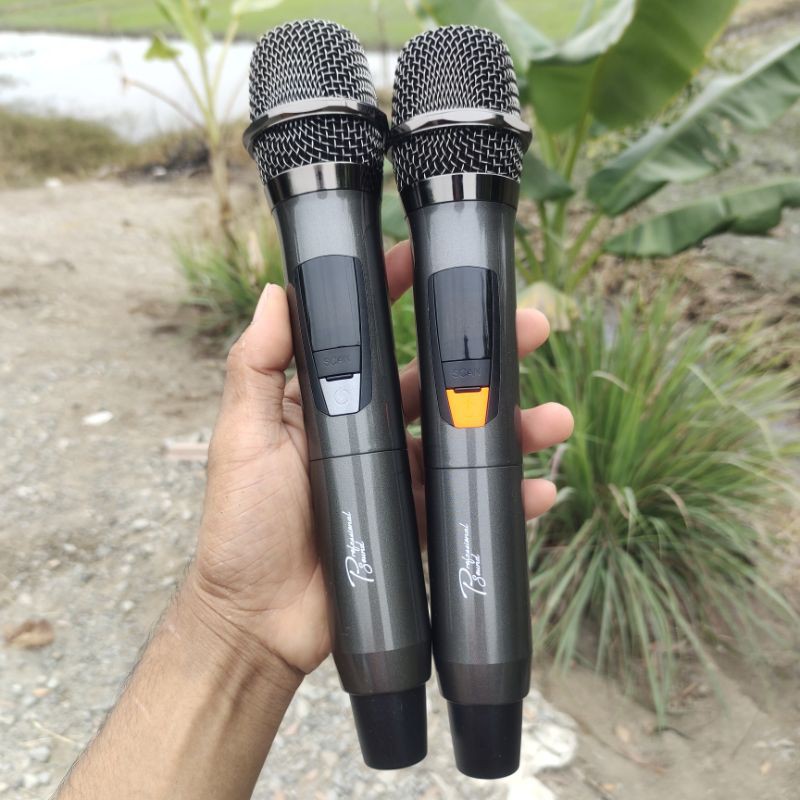 Micro Karaoke Kim Loại Sóng UHF Tần Số Cao Cấp - Mic Cho Mọi Loa Kẹo Kéo - Mẫu Mới Nhất - Thu Giọng Hát Tốt Nhẹ Nhàng