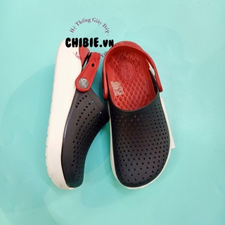 Dép sục trẻ em crocs literide màu đen lót đỏ đô quai gắn nút - ảnh sản phẩm 1