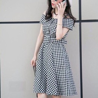 Đầm caro trễ vai