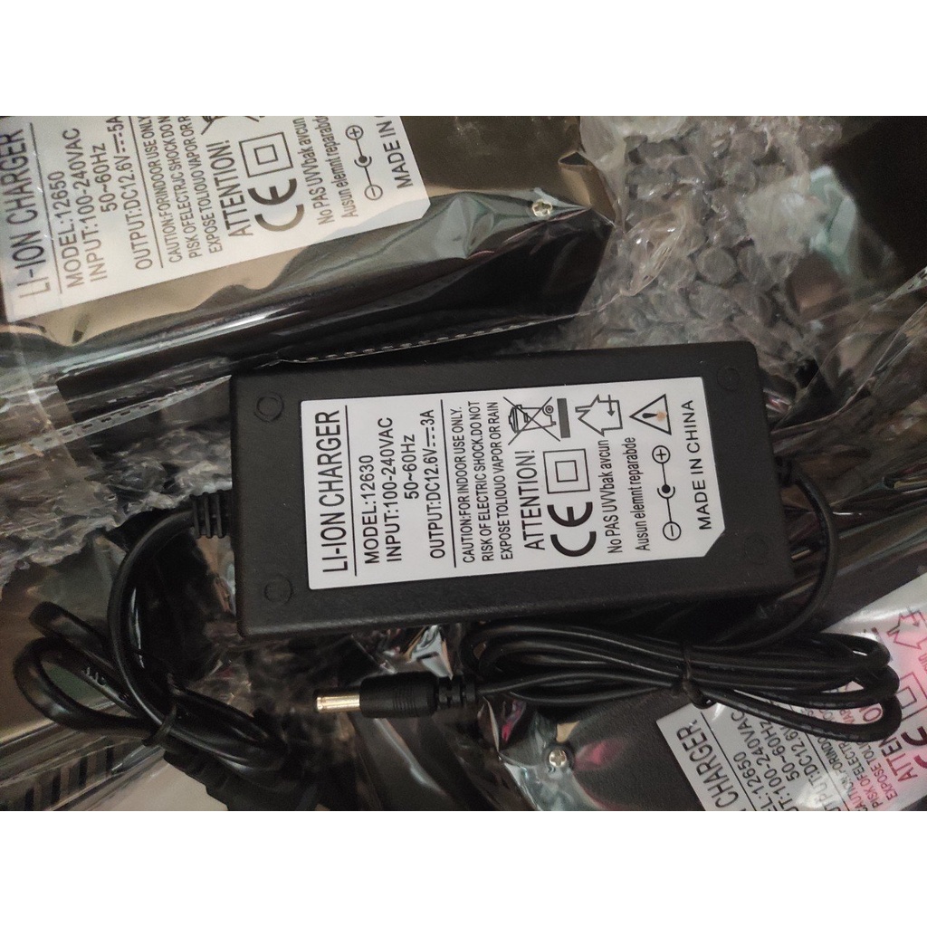 Sạc 3S 12,6V 3A,5A Có Quạt