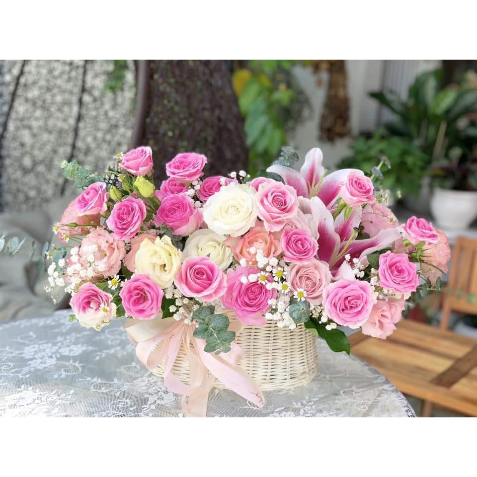 GIỎ MÂY CẮM HOA
