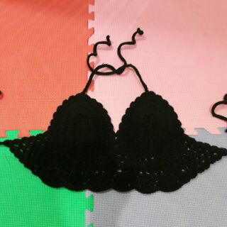 Bikini len xẻ ngực