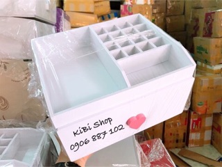 Kệ mỹ phẩm trắng mini 25cm núm tim