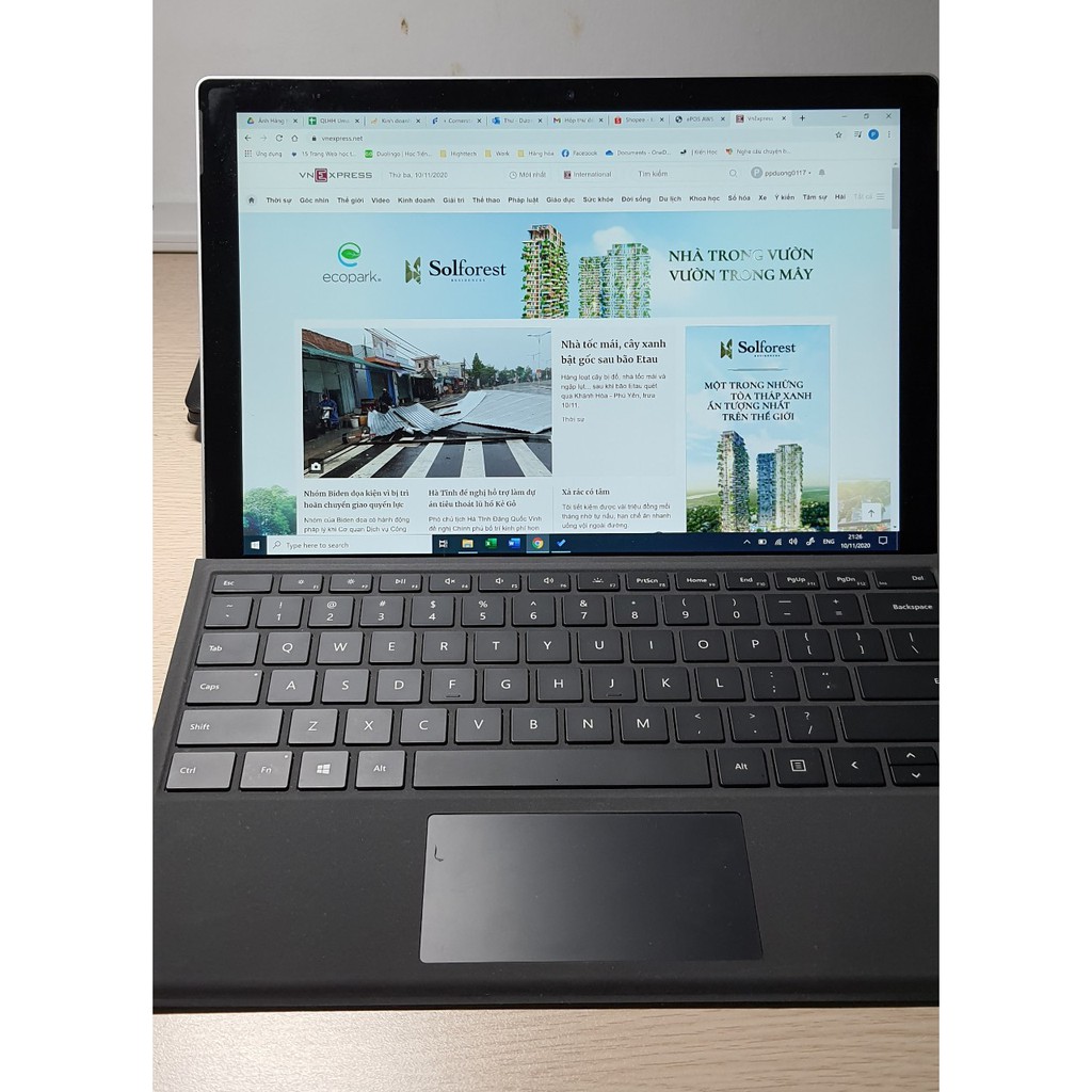 Laptop 2 trong 1 Surface Pro 6