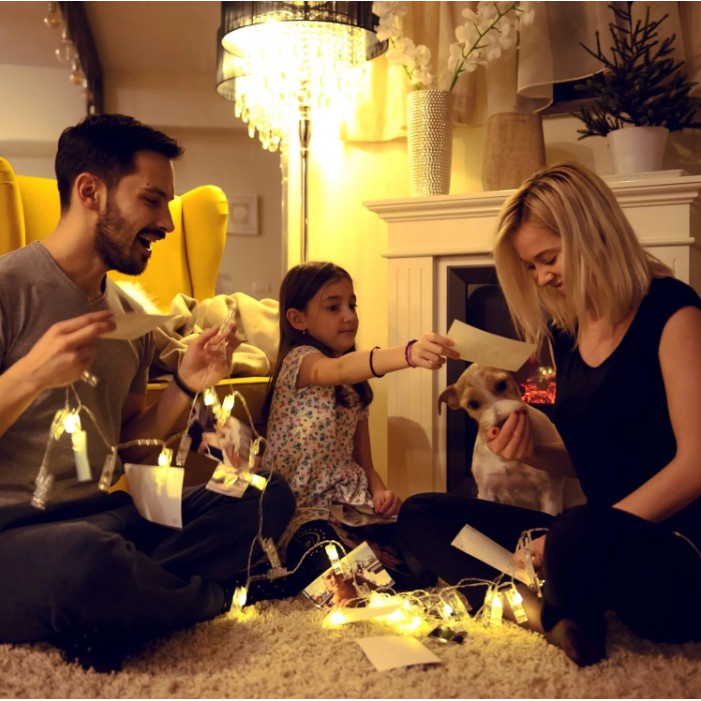 Dây đèn LED kẹp ảnh trang trí phòng ngủ tiện lợi