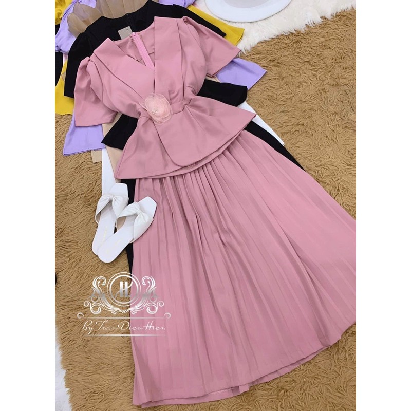 Sét áo cổ đắp chéo chân váy dập ly | BigBuy360 - bigbuy360.vn