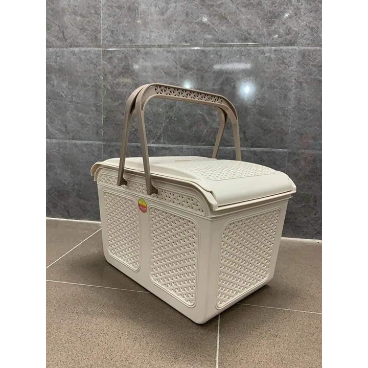 Làn giỏ nhựa đựng đồ đi sinh có nắp và quai xách nhựa Việt Nhật 2604 tiện dụng