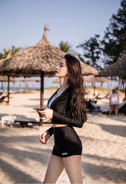 [CÓ SĂN] Đồ bơi bikini dài tay áo khoác quần đùi cạp cao USRONNIE (có áo croptop trắng y hình mẫu mặc)