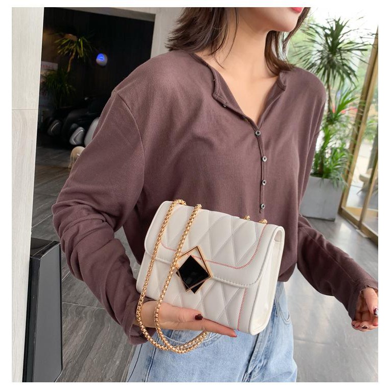 Túi đeo nữ kiểu dáng sang trọng khóa vuông lệch 3 ngăn BG600